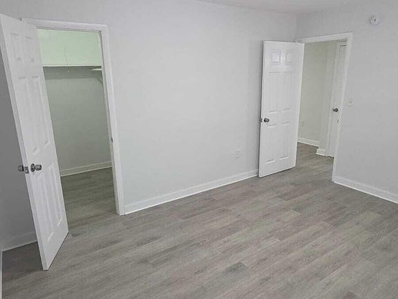 4th image of 7624 Pembroke Rd #C