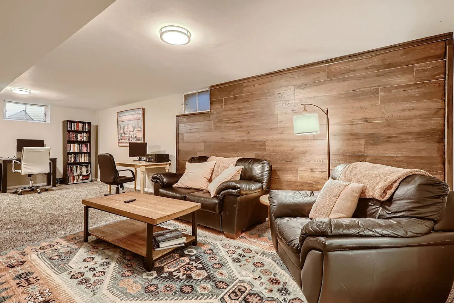 5 bed, 2.0 bath, 1894 sqft, $3,245 — Photo 2