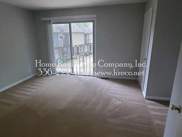 1453 Brookwood Dr #B — Photo 6