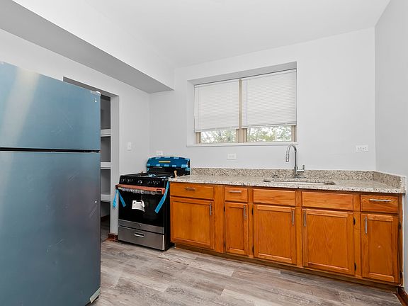 4th image of 3004-10 W 60th St #2
