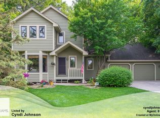 3778 Windtree Dr, Eagan, MN 55123