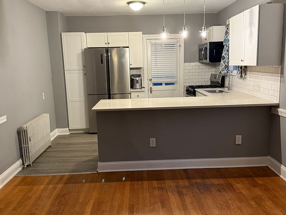 2nd image of 4404 W Franklin St #2