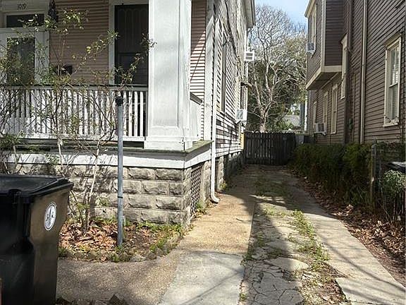 3rd image of 1019 1st St