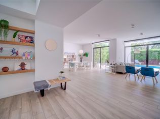 8660 Arboretum Ln, Miami, FL 33138