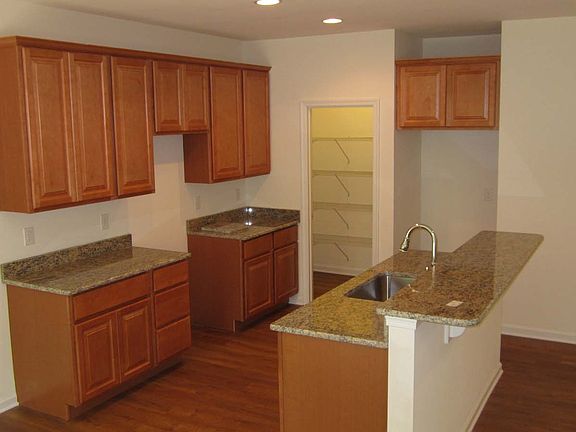 5th image of 19107 Carey Ln