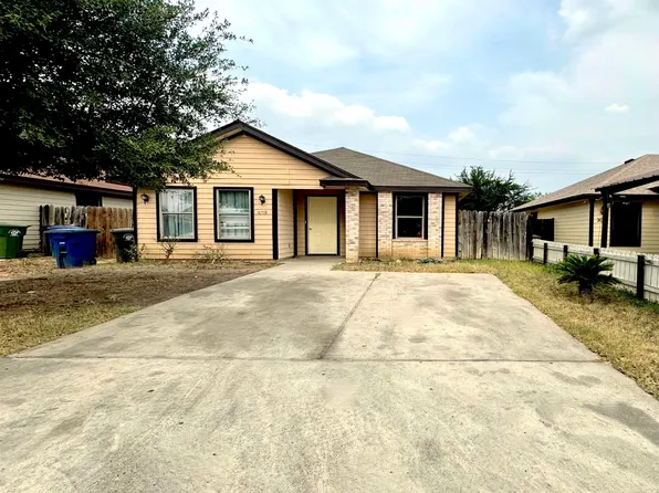 4709 Los Laureles Ln, Laredo, TX 78046