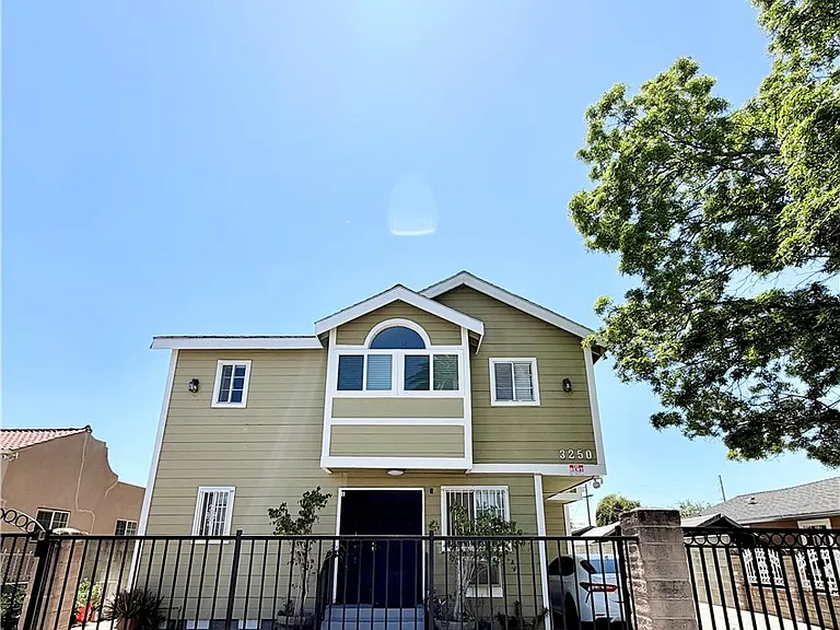 3250 Andrita St #7 — Photo 23