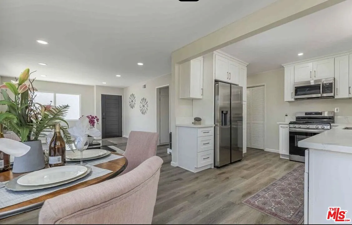 3 bed, 2.0 bath, 1390 sqft, $3,850 — Photo 4