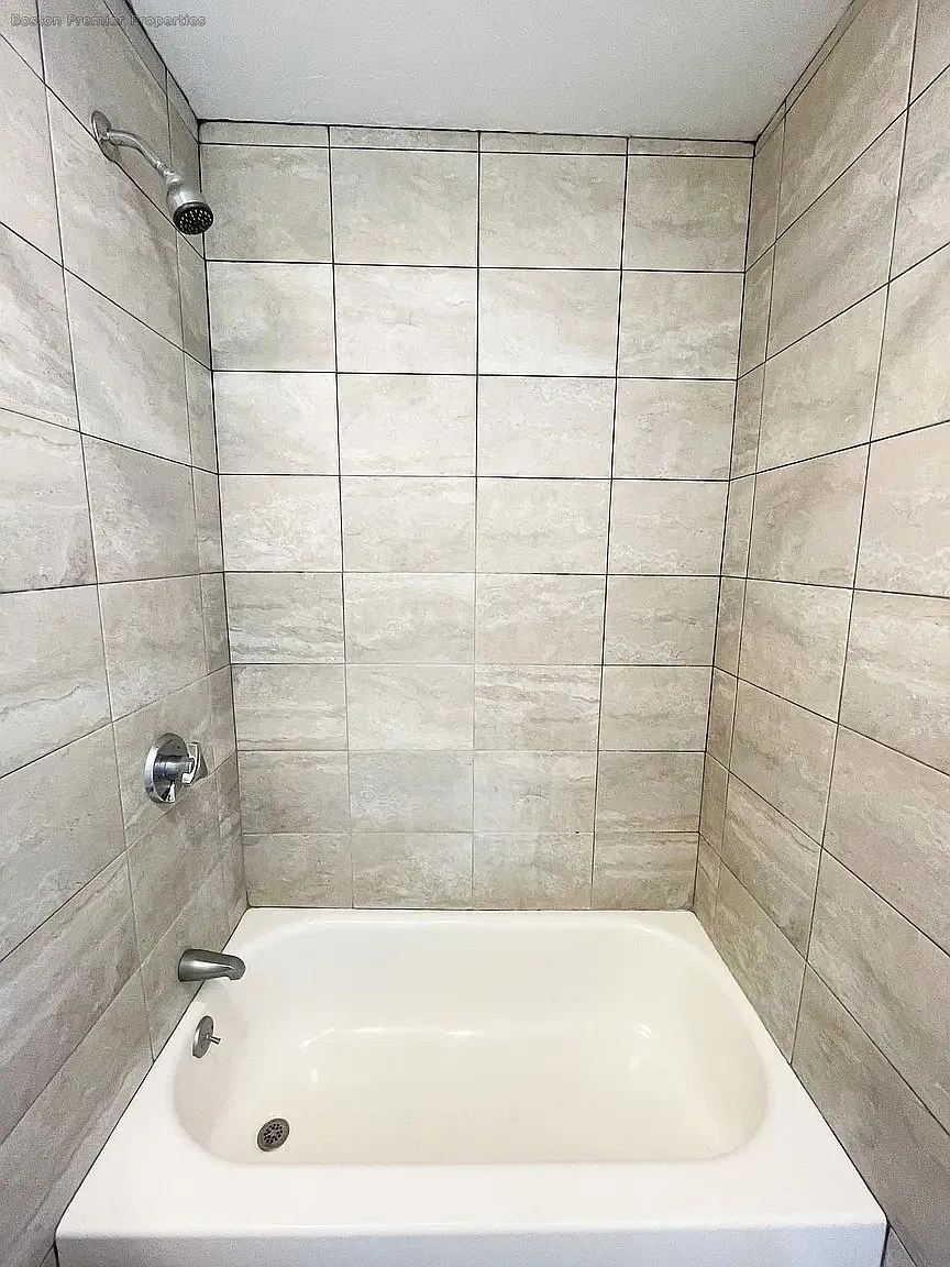 Studio, 1.0 bath, $1,600 — Photo 3
