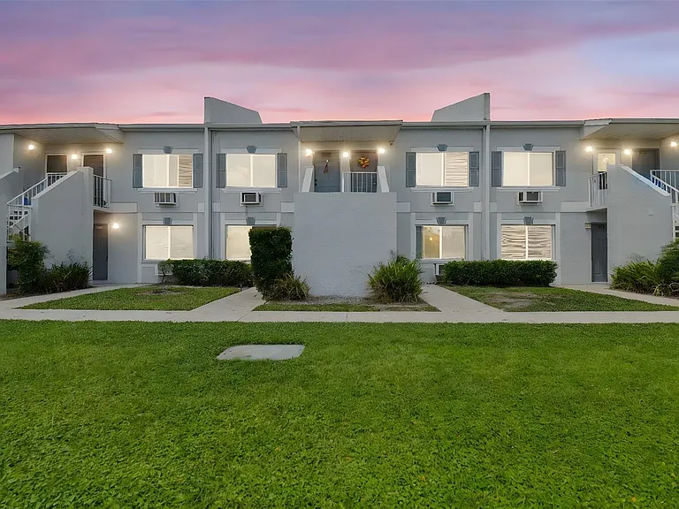4127 Dolphin Dr #1 — Photo 3