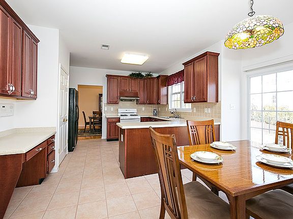 Gourmet kitchen