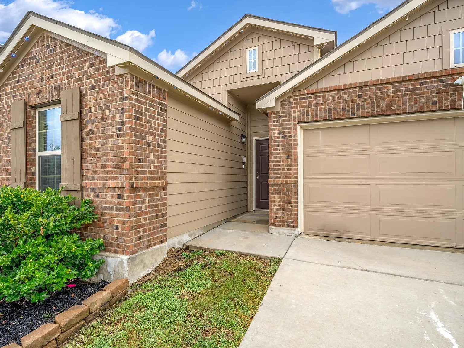 3 bed, 2.0 bath, 1323 sqft, $1,850 — Photo 4