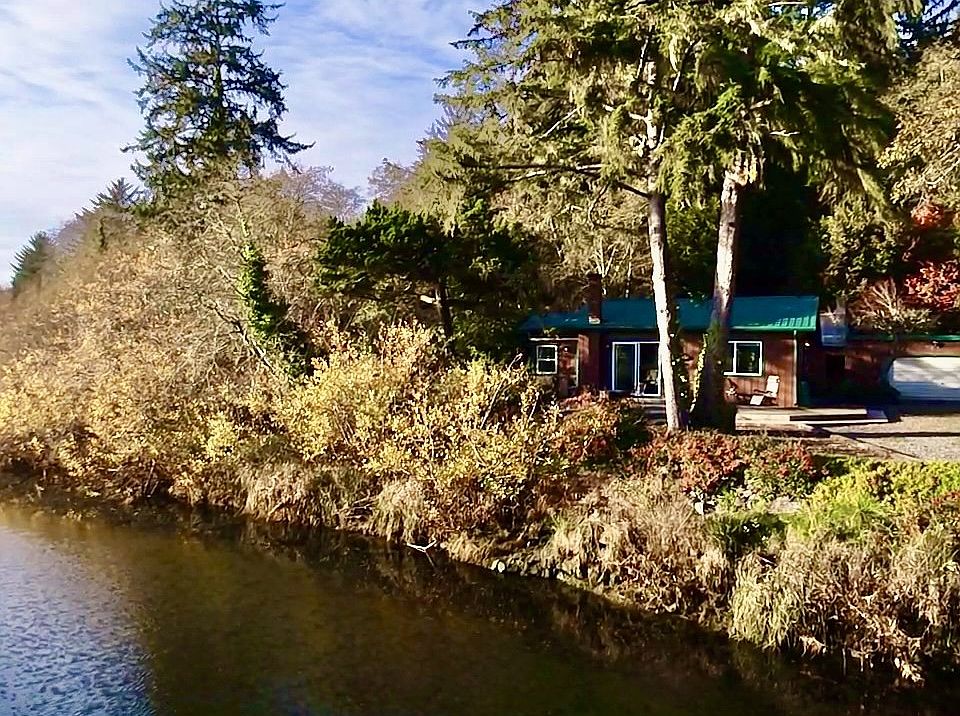 1st image of 99268 Winchuck River Rd