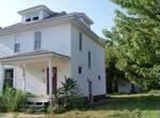 512 E 3rd Ave, Monmouth, IL 61462
