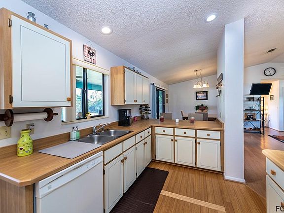 4th image of 23 Bayside Dr
