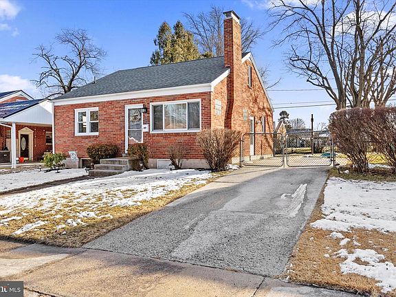 3rd image of 5023 Virginia Ave