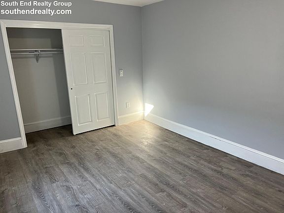 3rd image of 32 Stedman Ave