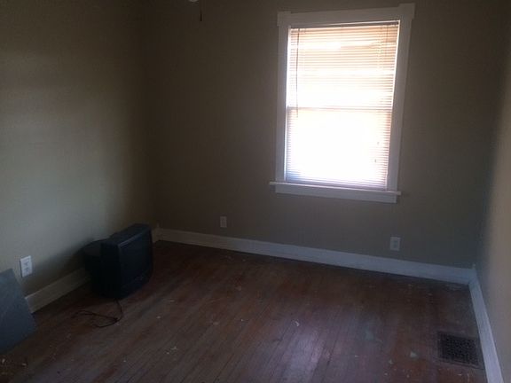 3rd image of 202 N Mersington Ave