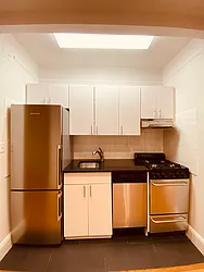 Rented by Metropolis Real Estate of Manhattan