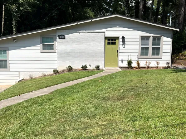 2752 Santa Barbara Dr NW, Atlanta, GA 30318