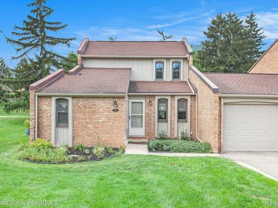 3078 Moon Lake Dr, West Bloomfield, MI, 48323