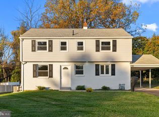 253 Luff Ln, Warminster, PA 18974