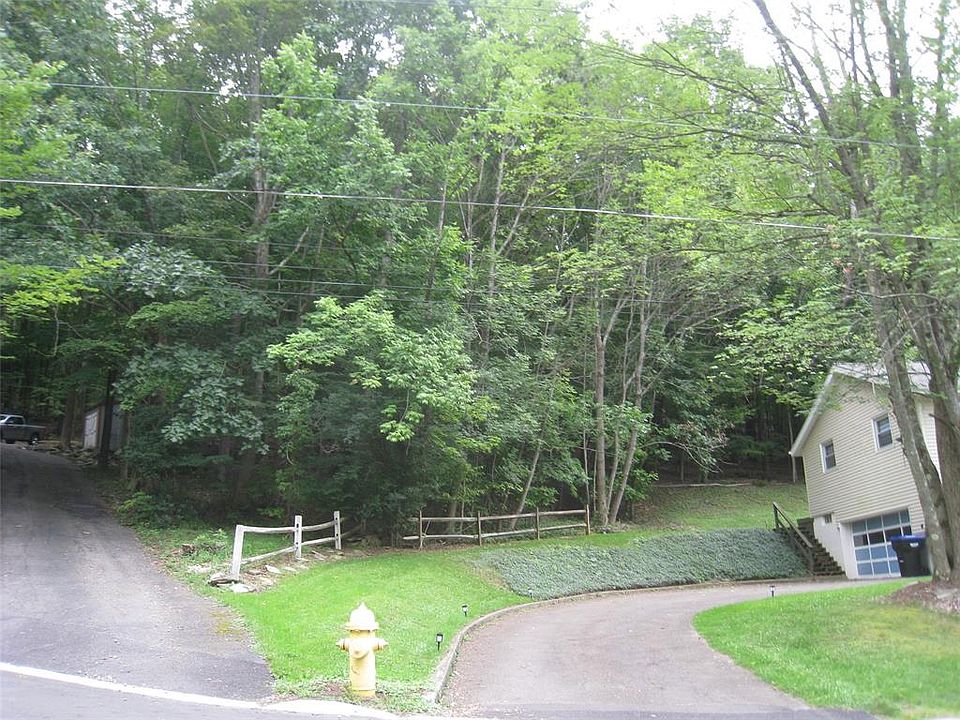 1st image of 931 Cherry Ln