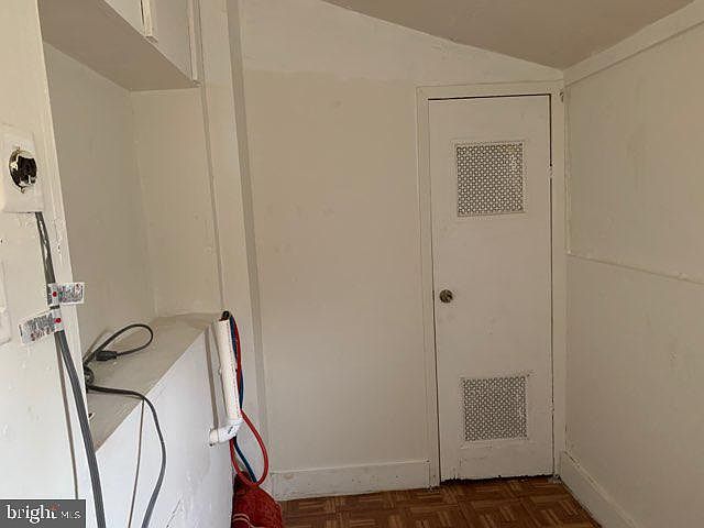 2nd image of 210 N Arizona Ave