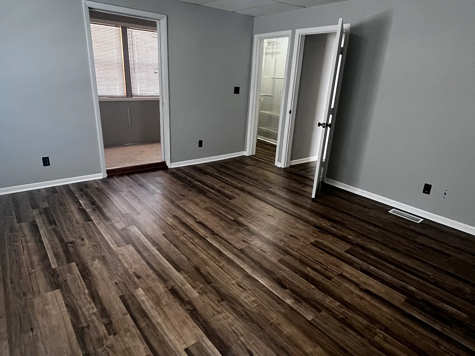 3 bed, 1200 sqft, $1,100 — Photo 2