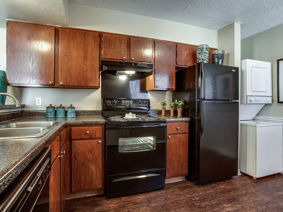 1st image of 1421 Tennis Dr APT 301