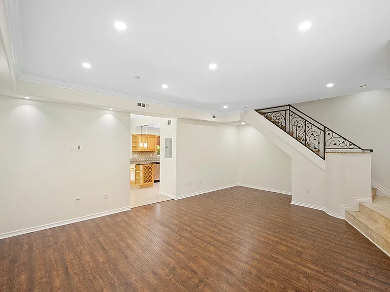 345 W Loraine St #3 — Photo 9