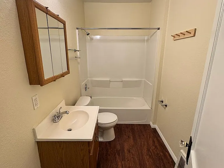 207 E Broadway Ave — Photo 15