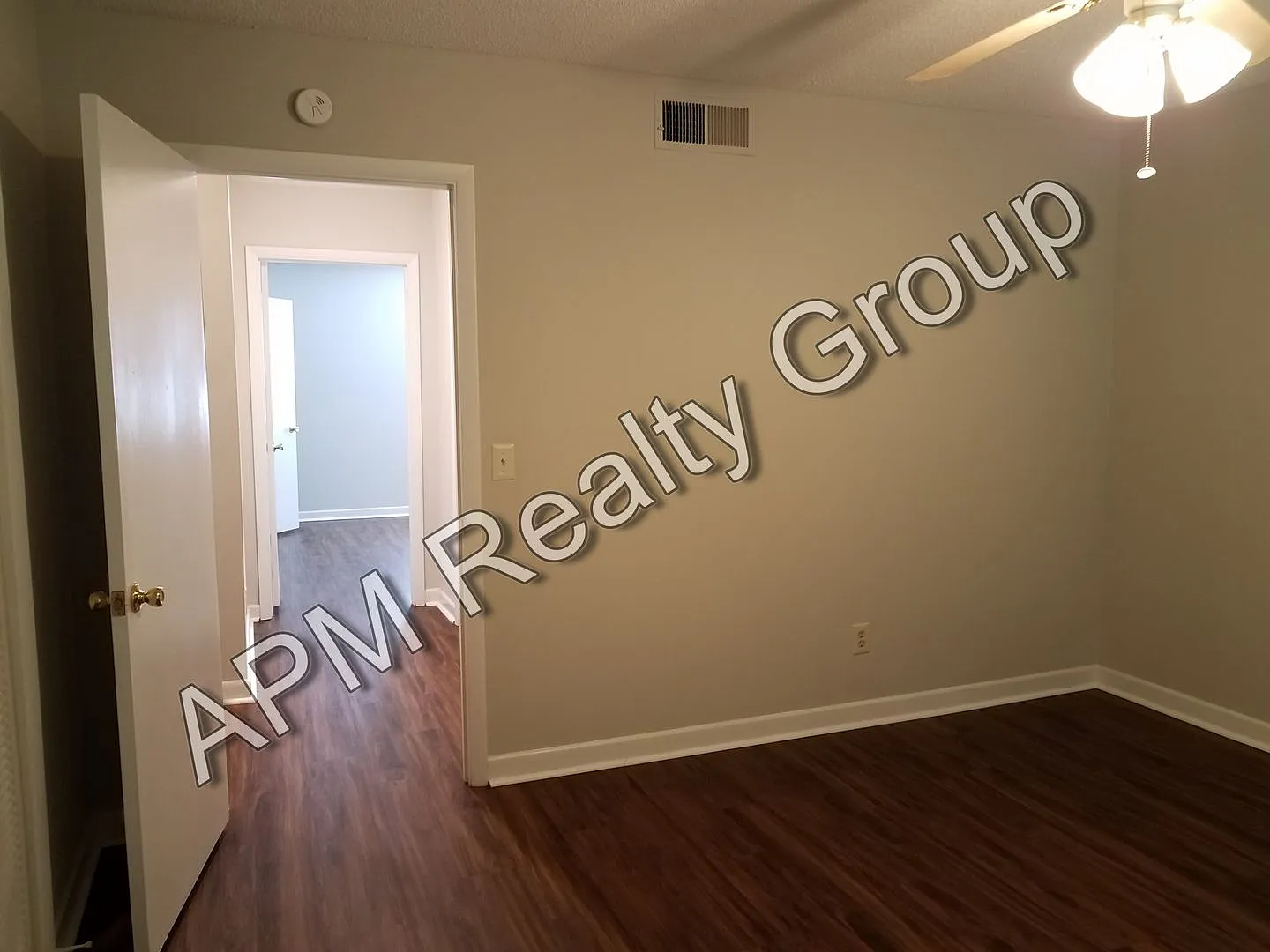 Cherry Hall Townhomes Move In Special 50% Off First Month Rent — Photo 4