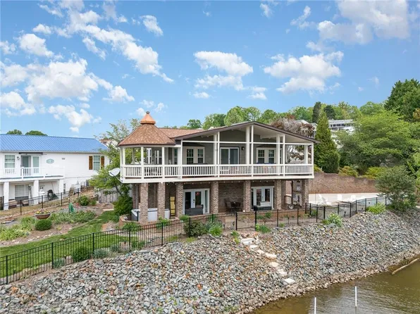 216 Grand View Dr, New London, NC 28127