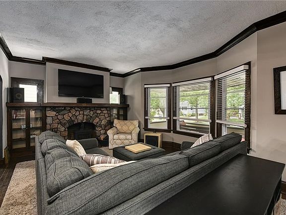 4th image of 1579 Marlowe Ave