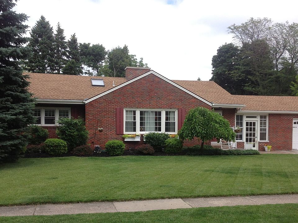 1st image of 130 Cadman Dr