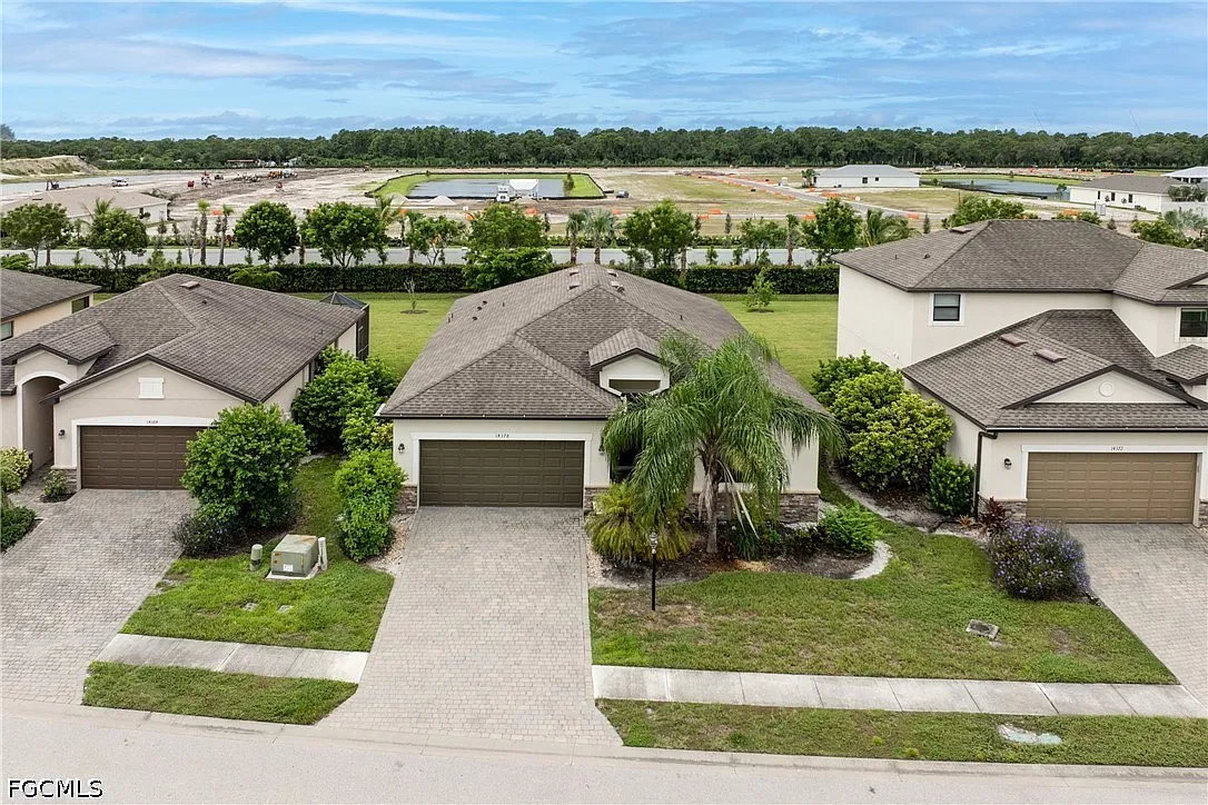 4 bed, 3.0 bath, 2032 sqft, $2,500 — Photo 2