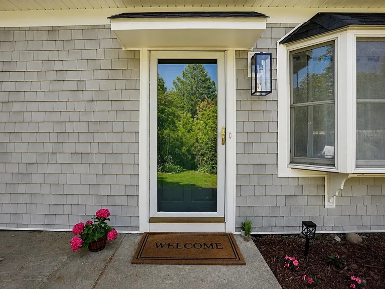 1/2 Oakwood Ave — Photo 3