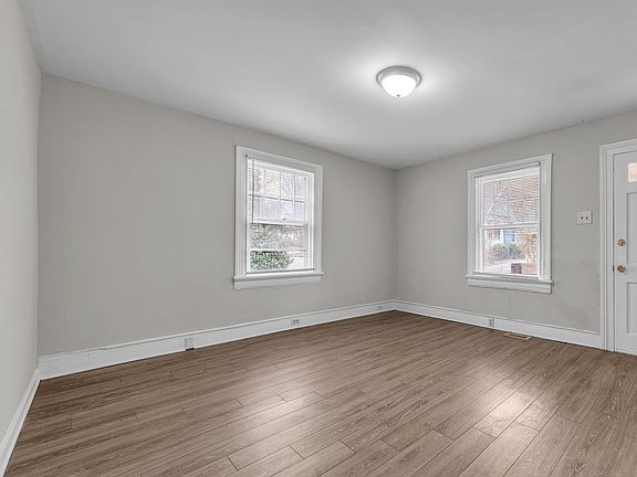 3rd image of 1611 Sunrise Ave