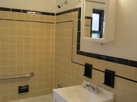 2nd image of 2976 Voelkel Ave APT 1