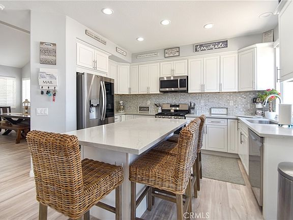 4th image of 8574 De Loss Dr