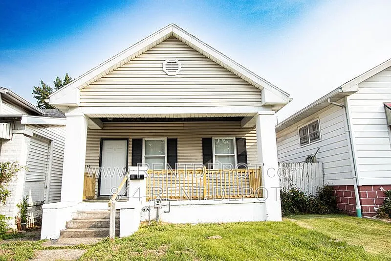 1136 Jefferson Ave