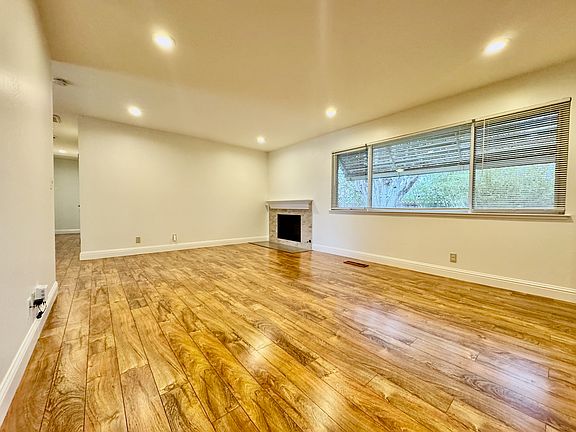 5th image of 10654 Martinwood Way