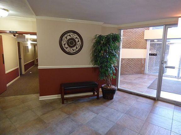 4th image of 140 W Wood St Unit 125