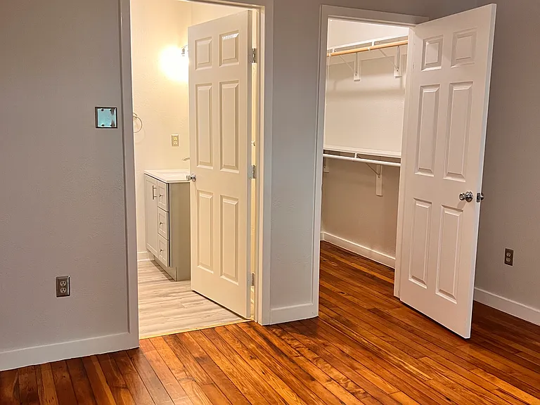508 W Erwin Ave — Photo 6