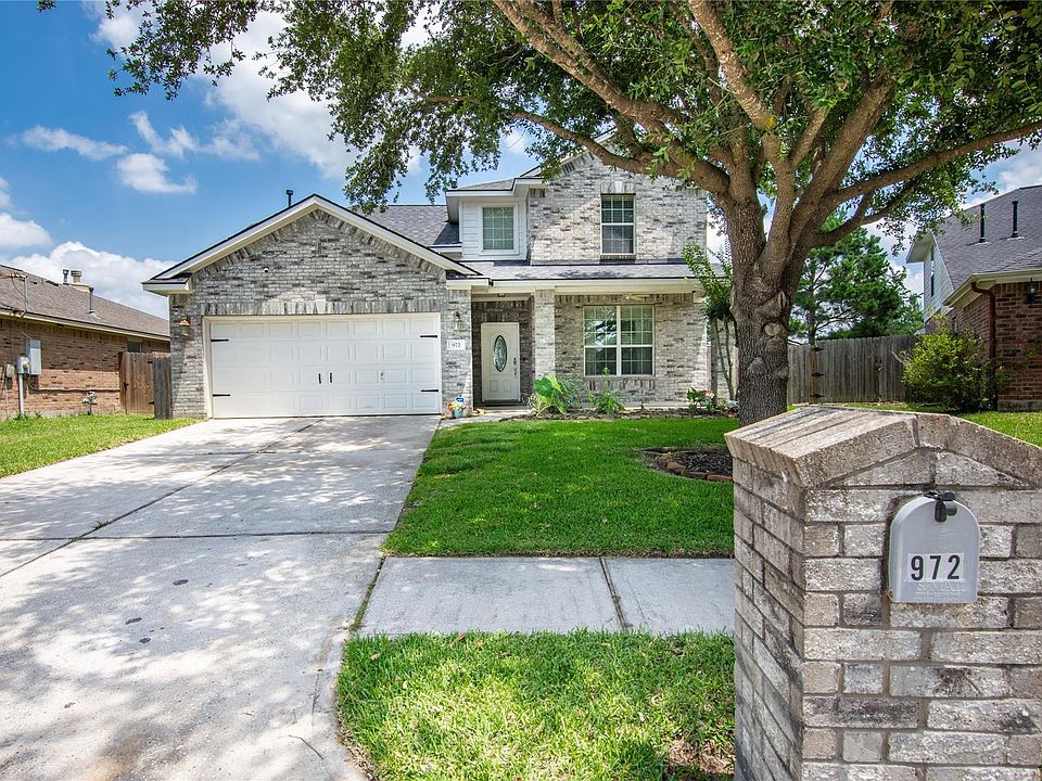 1st image of 972 Cypress Ln