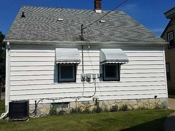3rd image of 28211 Essex St