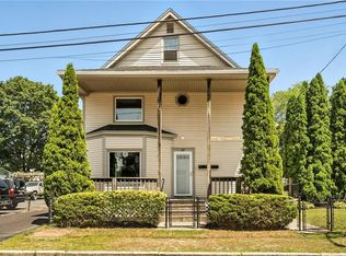 32 Jackson St, Woonsocket, RI 02895