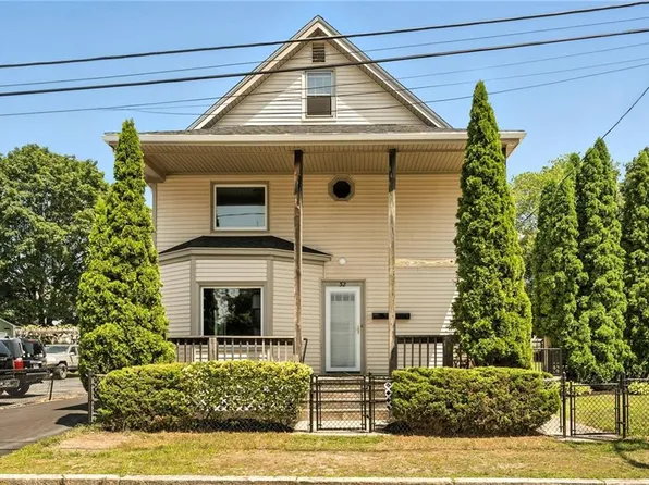 32 Jackson St, Woonsocket, RI 02895