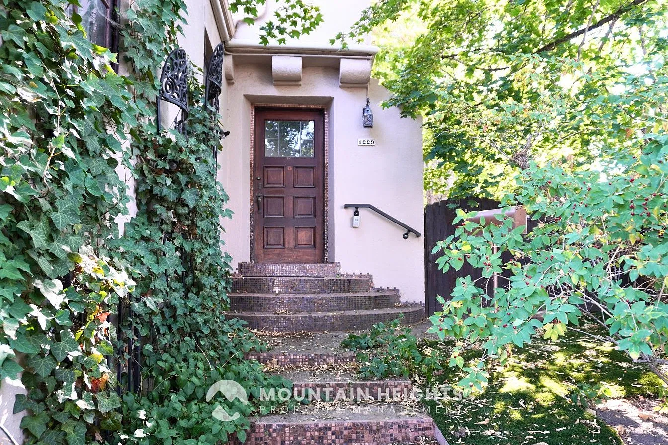 3 bed, 2.0 bath, 1891 sqft, $2,650 — Photo 4
